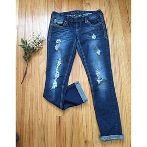 DISTRESSED SKINNY JEANS